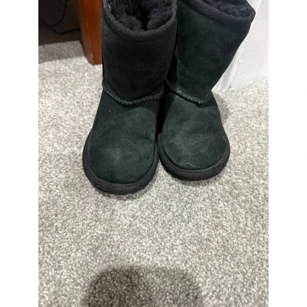 UGG Kids Classic Short II Suede Shearling Boots Black Size 8 Toddler